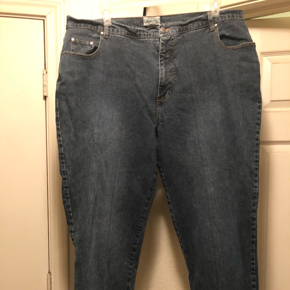 St. John’s Bay women’s jeans 👖